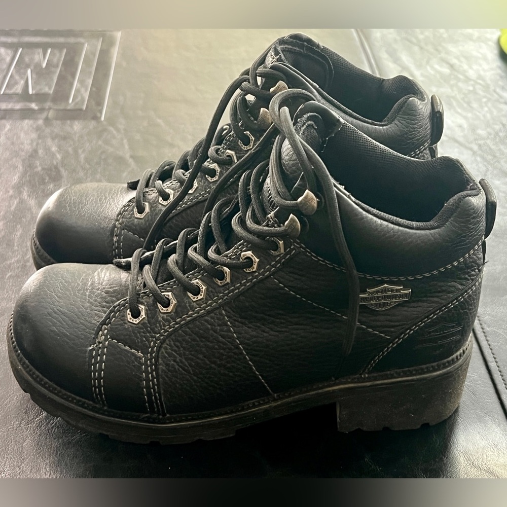 Harley Davidson Women’s Laced Up Motorcycle Boots Size 8 “Like New”